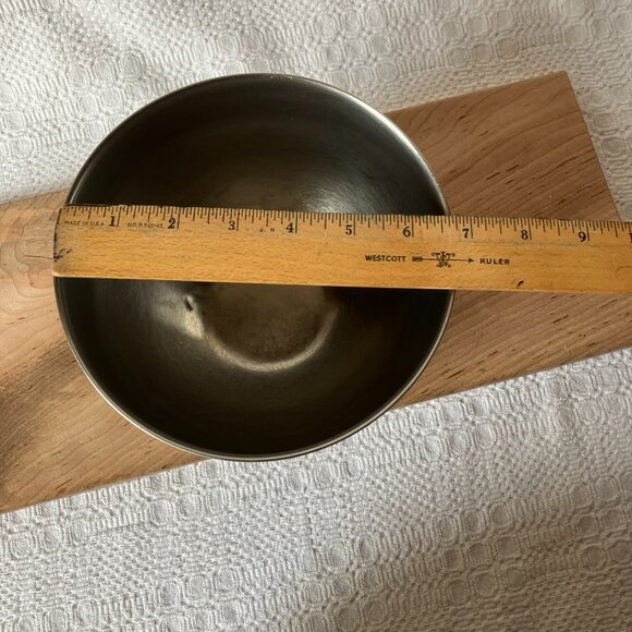 REVERE WARE Stainless Steel Mixing Bowls Set of 2 Vintage 7 1/2 in & 6 1/2 in - Picture 6 of 9